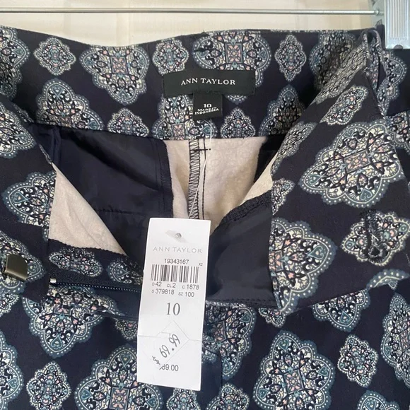 Ann Taylor Blue Cropped Pants with Medallion Design - Picture 3 of 6